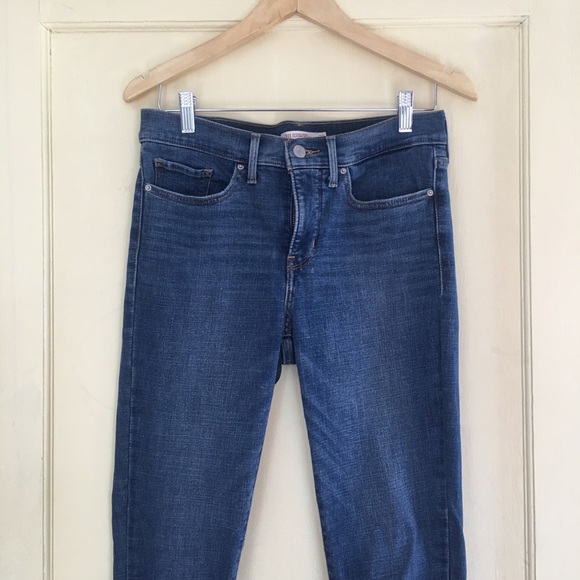 Levi's Denim - Levi’s Shaping Skinny jeans, sz 28